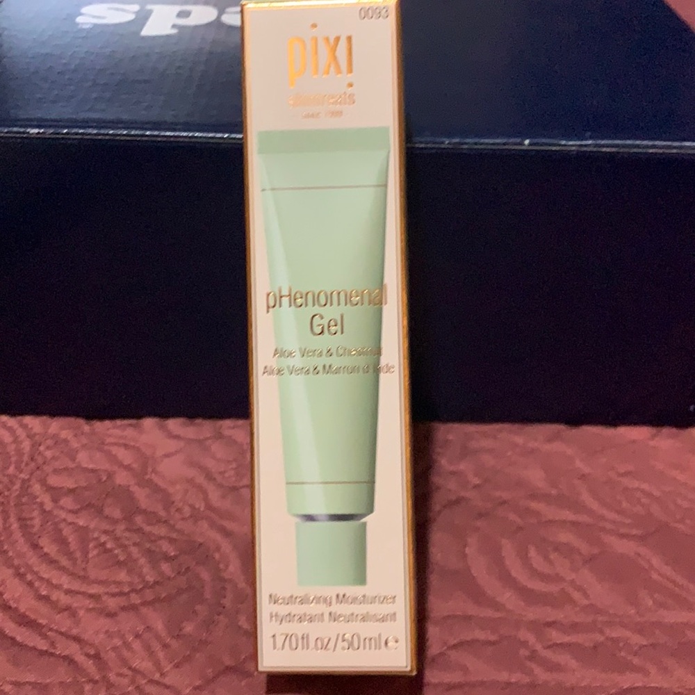 PIXI BEAUTY
pHenomenal Gel
